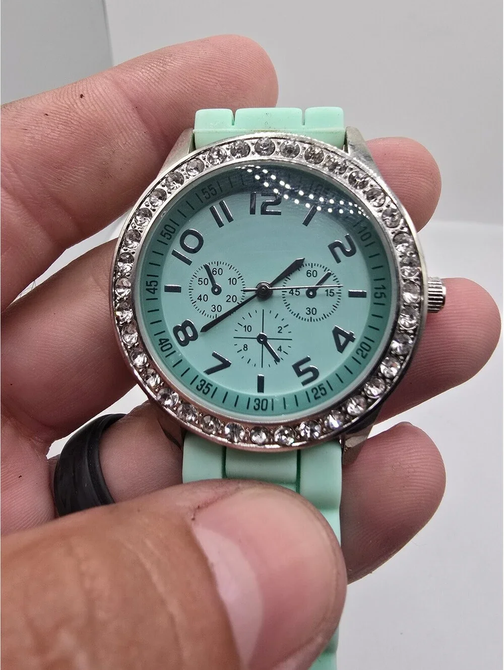 Women’s Analog Watch Rhinestone Bezel Green Dial Silver Case Green Silicone